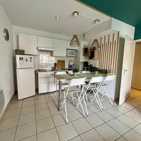 Charming With 2 Balconies Lejlighed *