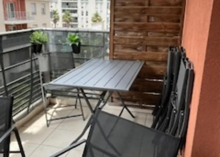 Charming With 2 Balconies Appartamento